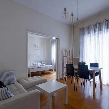 Beautiful 2Bd Apartment Near Historic Center Of Афины Экстерьер фото