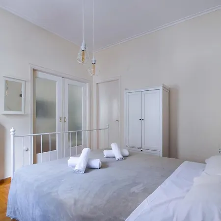 Beautiful 2Bd Apartment Near Historic Center Of Афины Экстерьер фото